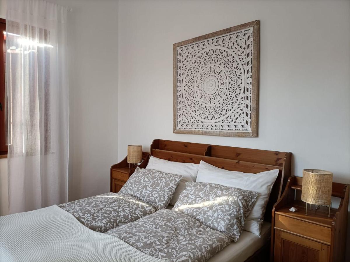 Hotel Casale Il Girasole Barbara Esterno foto