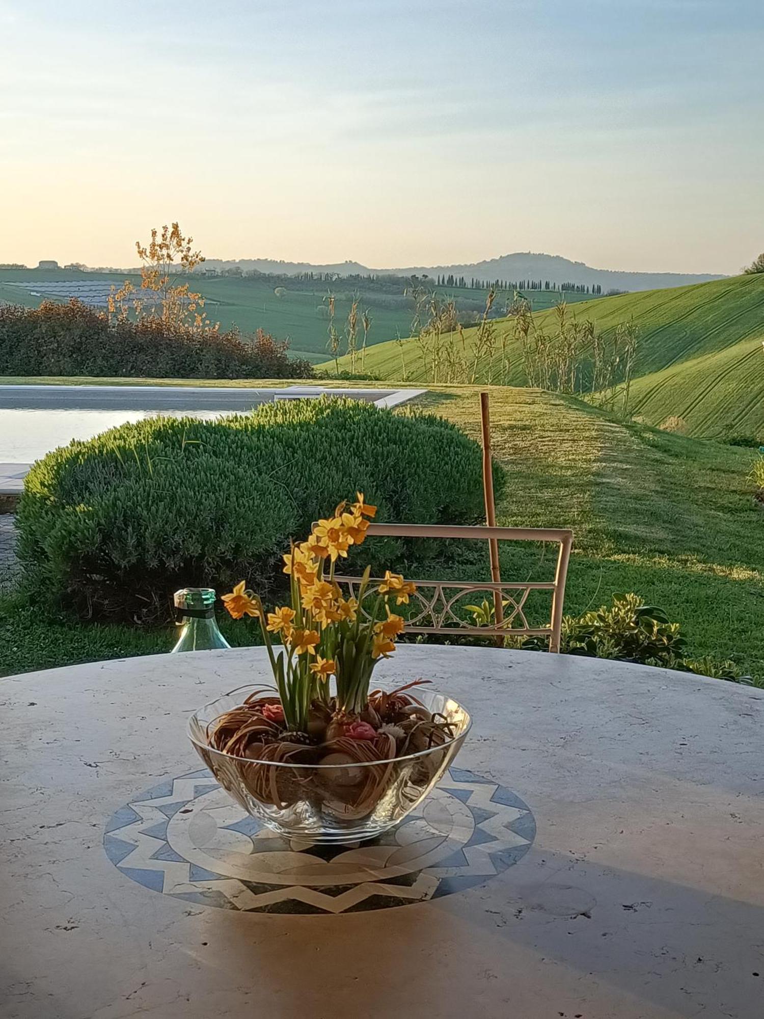 Hotel Casale Il Girasole Barbara Esterno foto